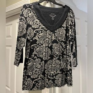 Women’s Sonoma 3 quarter length sleeve shirt. Size XL